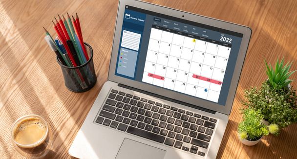 Kalender op computer software applicatie voor modish schema planning voor persoonlijke organisator en online business - Foto, afbeelding