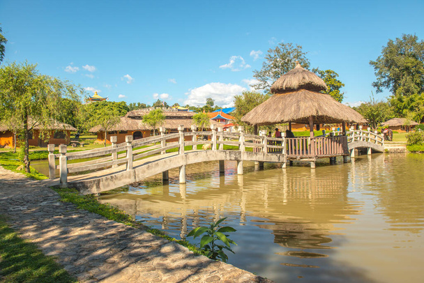 Vue jardin du village Santichon, Thaïlande. - Photo, image