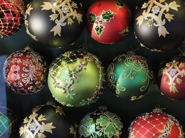 decorazione palle di Natale a Graz austria dettaglio del mercato di Natale - Foto, immagini