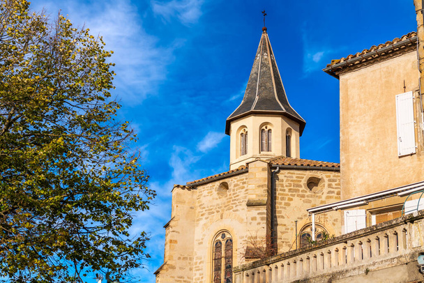 A Szent Jean Baptiste templom harangtornya, Castelnaudary, Aude, Occitanie, Franciaország - Fotó, kép