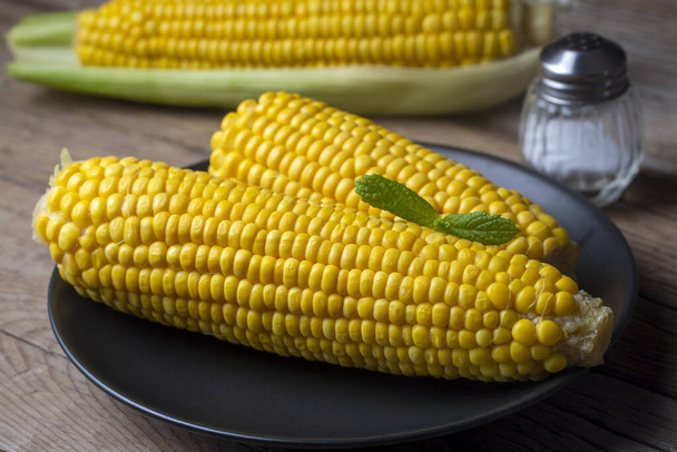 gotowana kukurydza, koncepcja żywności zdjęcie - Zdjęcie, obraz