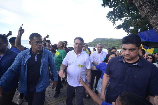 NATAL (RN), Βραζιλία 11 / 30 / 2023 - Ο πρώην πρόεδρος της Βραζιλίας, Jair Bolsonaro, αποβιβάστηκε στο Διεθνές Αεροδρόμιο Νατάλ, αυτή την Πέμπτη (30), επισκέφθηκε μέρη της πόλης και συναντήθηκε με υποστηρικτές.  - Φωτογραφία, εικόνα