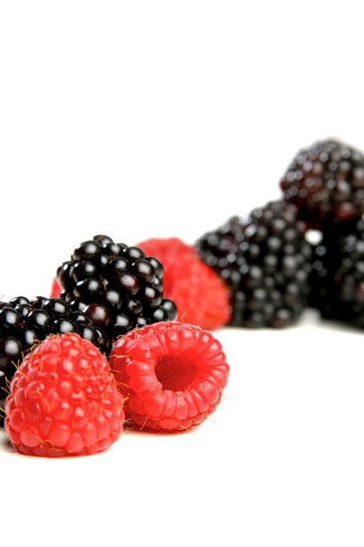 Fresh Raspberries and blackberries - Fotoğraf, Görsel