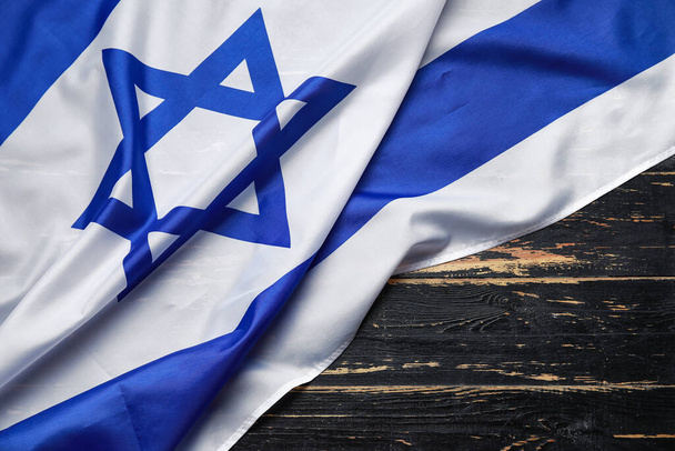 Flagge Israels auf schwarzem Holzgrund - Foto, Bild