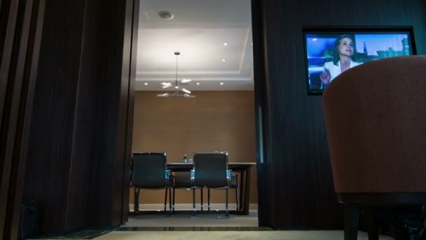 Interior da sala de reuniões no hotel
 - Filmagem, Vídeo