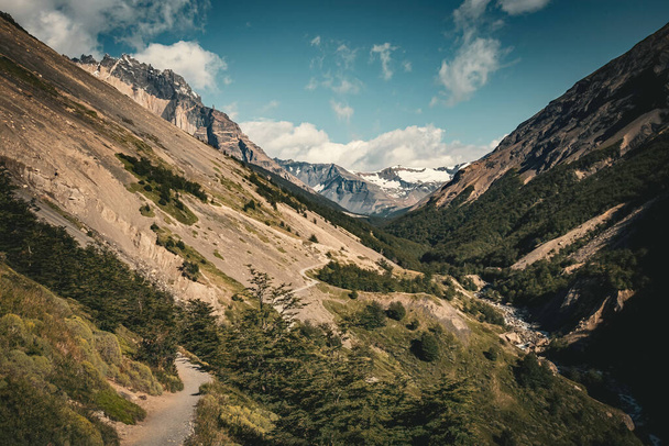 Wycieczka do Parku Narodowego Torres del Paine w Patagonii Chile - Zdjęcie, obraz