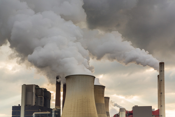 ρύπανση φύση εργοστάσιο ηλεκτρικής ενέργειας - Φωτογραφία, εικόνα
