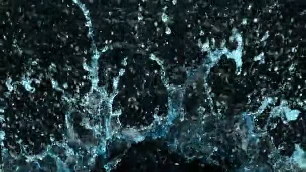 Super Slow Motion Primer plano de salpicadura de agua sobre fondo negro a 1000fps. Filmado con cámara de cine de alta velocidad, 4K. - Metraje, vídeo
