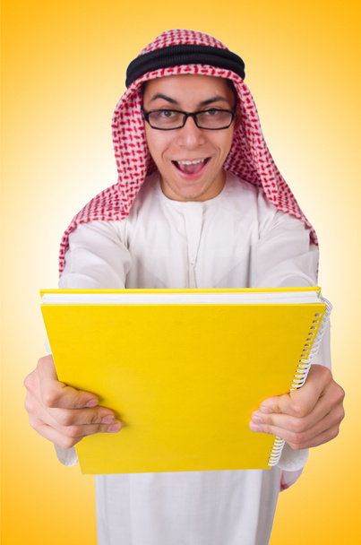 Estudante árabe com livro
 - Foto, Imagem