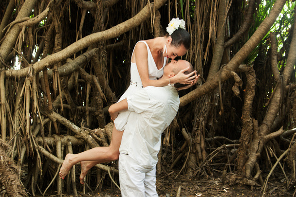 Storia d'amore nella giungla - Foto, immagini