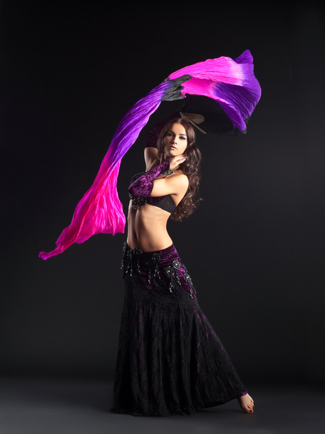 Beauty girl posing in traditional arabian costume - Photo, Image