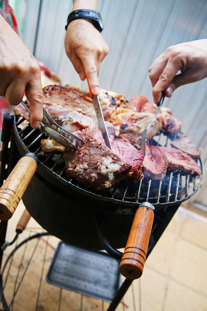 Kezelés és grill hús darabolására - Fotó, kép
