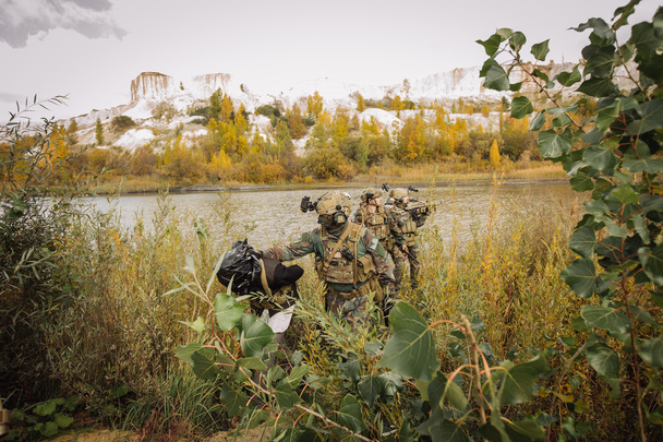 Rangers are captured terrorist in place evacuation - Valokuva, kuva