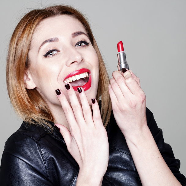 Portrait of beautiful woman with red lipstick - Foto, immagini