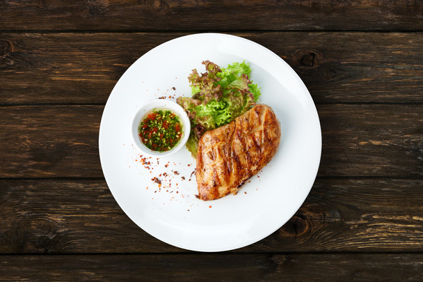 レストランの料理 - 鶏ささみステーキ - 写真・画像