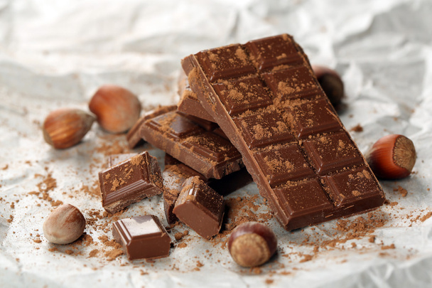 Pieces of chocolate with cocoa - Φωτογραφία, εικόνα