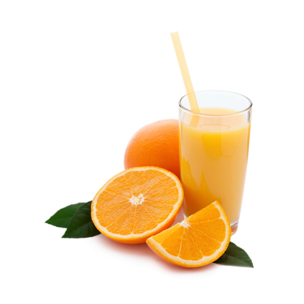 Vaso de zumo de naranja aislado sobre blanco - Foto, imagen