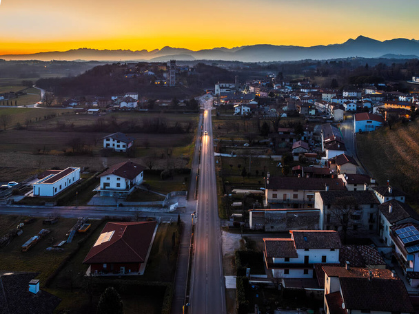 Zámek Cassacco při západu slunce, Itálie - Fotografie, Obrázek