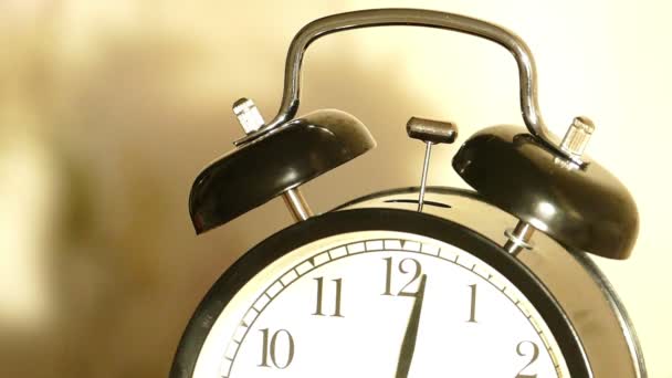 Vintage alarm clock - Filmati, video