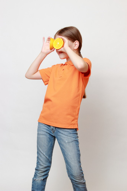 Çok güzel çocuk üstünde yiyecek bahis konusu - Fotoğraf, Görsel