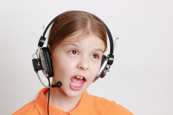 Active kid singing - Foto, immagini