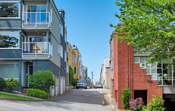 Back street drive através da área residencial de Vancouver. - Foto, Imagem