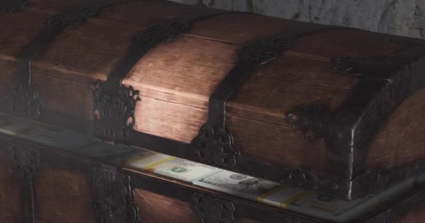 Vintage Treasure Chest in Dusty Room Being Open to Reveal Millions of Dollars in United States Νόμισμα. - Πλάνα, βίντεο