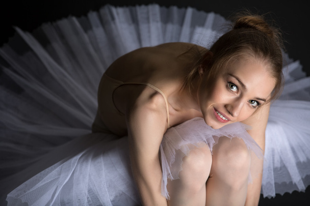 Graceful ballerina - Fotoğraf, Görsel