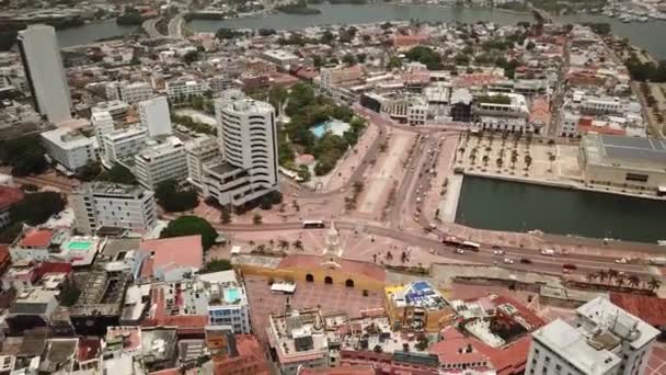 Cartagena, Colombia. Drone Shot del casco antiguo de Cartagena con puerta de entrada principal. Foto aérea de la hermosa ciudad de Cartagena. Imágenes de alta calidad 4k.  - Imágenes, Vídeo
