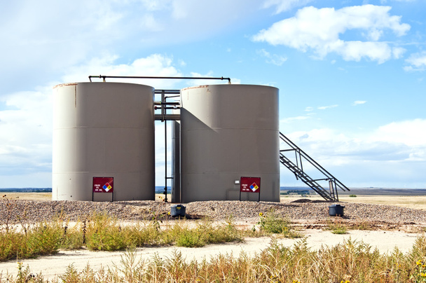 ham petrol depolama tankları - Fotoğraf, Görsel