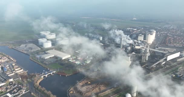 Vista aérea de drones de fábrica de azúcar, procesamiento de remolachas azucareras. Groningen Países Bajos. - Imágenes, Vídeo