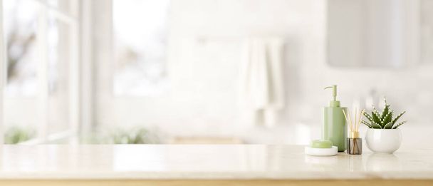 Une table blanche de luxe avec un savon, une bouteille de shampooing, un diffuseur d'arômes, une plante en pot et un espace de copie, un fond flou d'une salle de bain blanche moderne. 3d rendu, illustration 3d - Photo, image