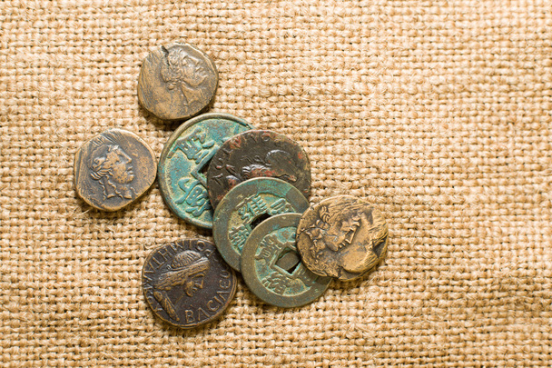 Antik érmék a császárok, a régi ruhát portrék - Fotó, kép