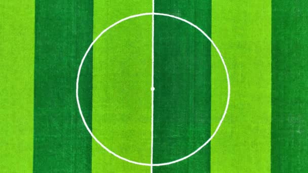 Вид з повітря на футбольне поле та футбольні лінії з дроном. Високоякісні 4k кадри - Кадри, відео