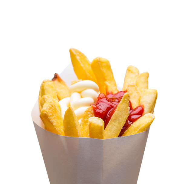 Kartoffelfrites mit Mayonnaise und Ketchup - Foto, Bild
