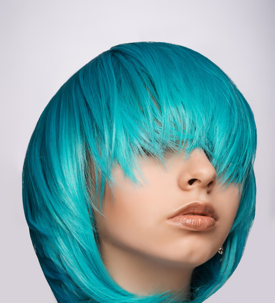 青い髪の少女 - 写真・画像