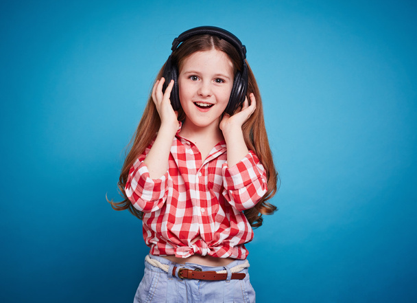 Girl listening to music - Photo, Image