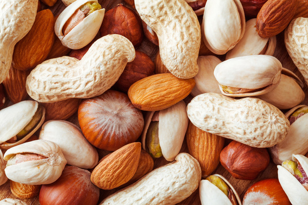 Namíchané oříšky, mandle, lískových ořechů a pistácií - Fotografie, Obrázek
