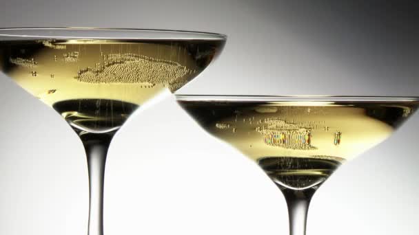 Zwei Gläser Champagner - Filmmaterial, Video