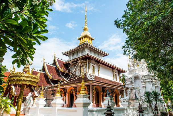 Phra Chao Than Jai Mondop du monastère forestier de Darabhirom dans la province de Chiangmai, Thaïlande. - Photo, image
