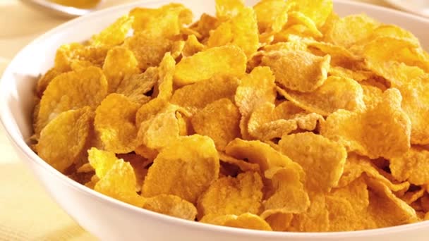 A bowl of golden cornflakes - Footage, Video
