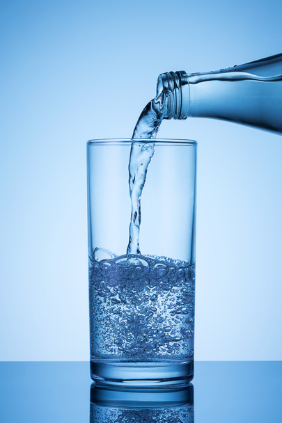 Минеральная вода  - Фото, изображение
