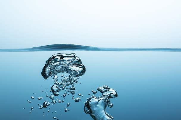 Vodní plochy s bubbels vzduchu - Fotografie, Obrázek