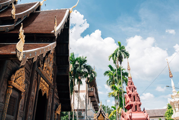 Antiguo templo de Wat Phan Tao en Chiang Mai, Tailandia - Foto, Imagen
