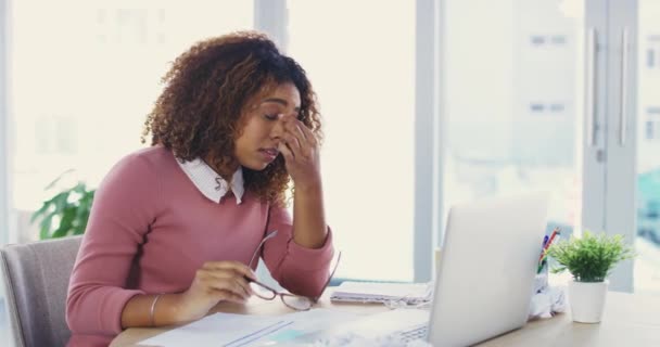 Office, burnout or black woman with headache, stress or exhausted with fatigue, anxiety or depression. Tired employee, consultant or business person with migraine pain or frustrated by eye strain. - Footage, Video