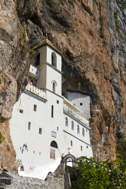 Klasztor Ostroga zbudowany, Czarnogóra - Zdjęcie, obraz