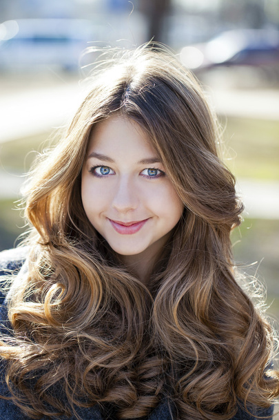 Portrait close up of young beautiful girl - Fotó, kép