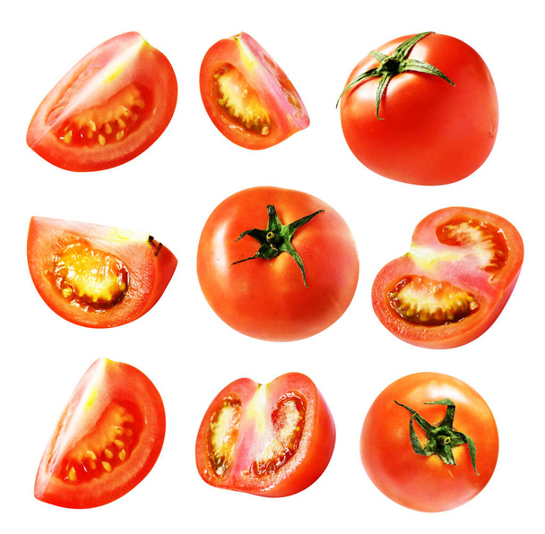 Kırpma yolu ile izole edilmiş kırmızı domates dilimleri. Beyaz arka planda gölge yok. Sağlıklı sebzeler. - Fotoğraf, Görsel