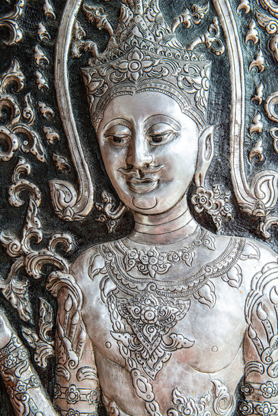 Arte scultura in argento nel tempio, Thailandia. - Foto, immagini