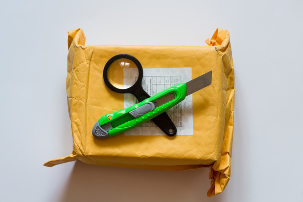 Unboxing pacote amarelo da China
. - Foto, Imagem